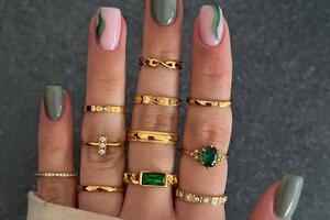 FOTO: Još malo pa će doći vrijeme za božićne manikure, do tada nosimo ove 'prijelazne'