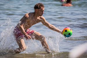 FOTO I mi žene imamo što pogledati na plaži: najzgodniji frajeri na Bačvicama