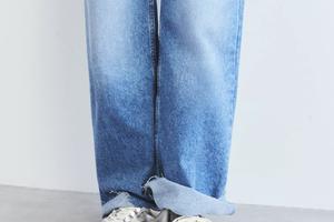 FOTO: Srebrne tenisice ponovno se nose. Dućani su ih puni, a mi smo odabrali 20 najljepših