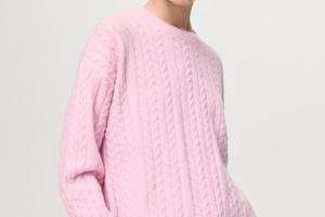 FOTO: Džemper s pletenicama je must-have svakog zimskog ormara. Evo 15 najljepših