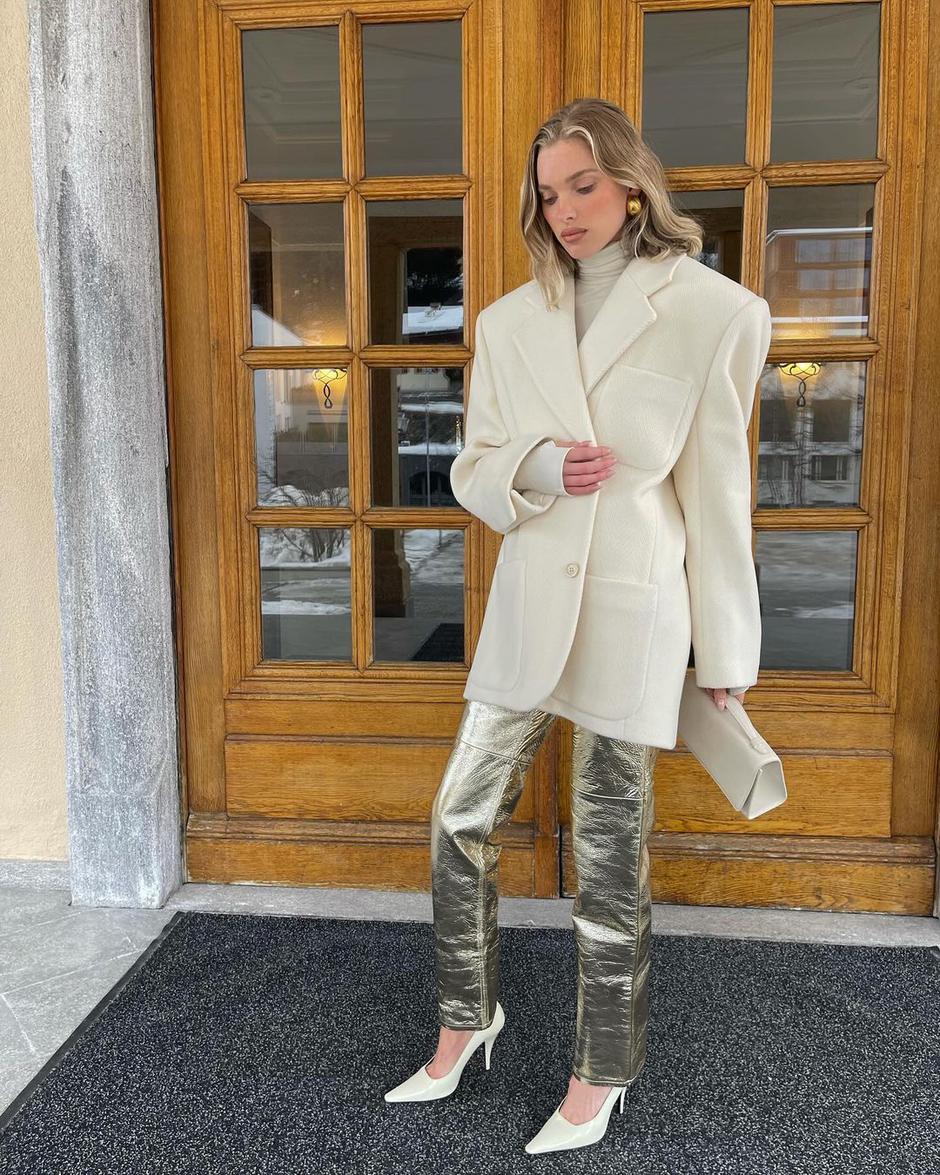 Instagram @hoskelsa, kožne hlače u srebrnoj boji | Autor: Instagram @hoskelsa