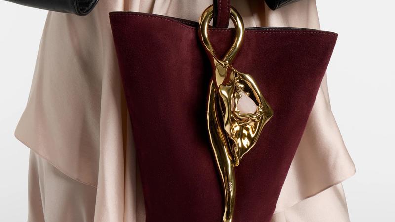 Ova mala Chlo&eacute; torba je prava &ccaron;arolija, izgleda kao umjetni&ccaron;ko djelo