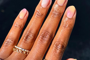 Ove neutralne manikure možemo nositi cijele godine. Divno izgledaju i na kratkim i na dugim noktima