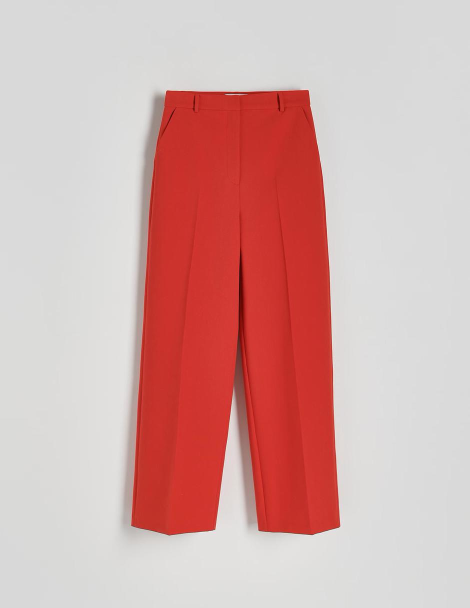 Foto: Reserved, crvene hlače od odijela (39,99 eura) | Autor: Reserved