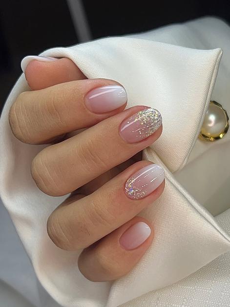 FOTO: Vrijeme je za manikure sa šljokicama, evo 15 ideja za sve ukuse