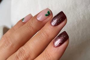 FOTO: Vrijeme je za manikure sa šljokicama, evo 15 ideja za sve ukuse