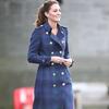 Kate Middleton u kariranom kaputu Holland Cooper