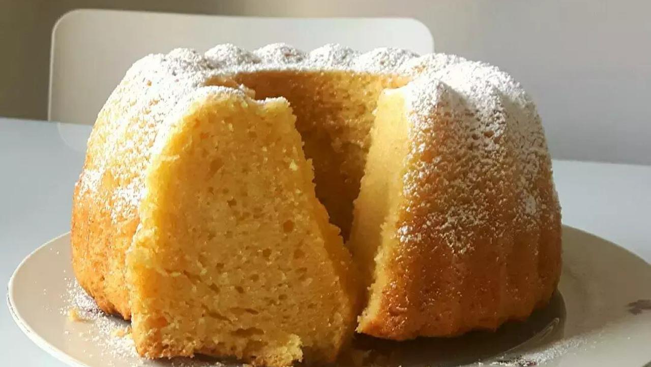 Foto: Instagram @kuchenundco, torta s likerom od jaja