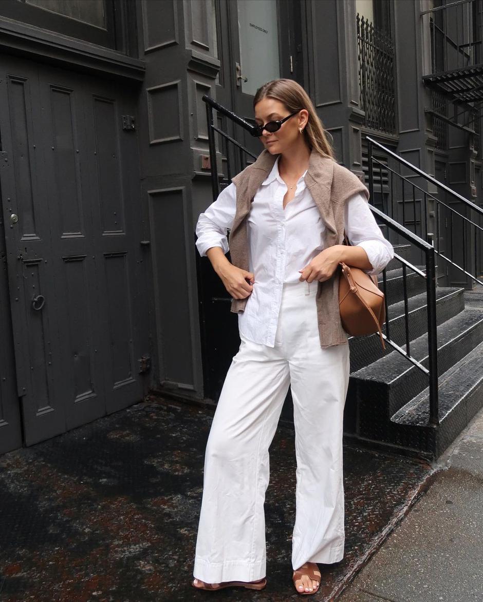 Foto: Instagram @kristelkalm, bijele hlače i košulja u kombinaciji s džemperom | Autor: 