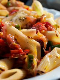 Mediteranska salata s tjesteninom