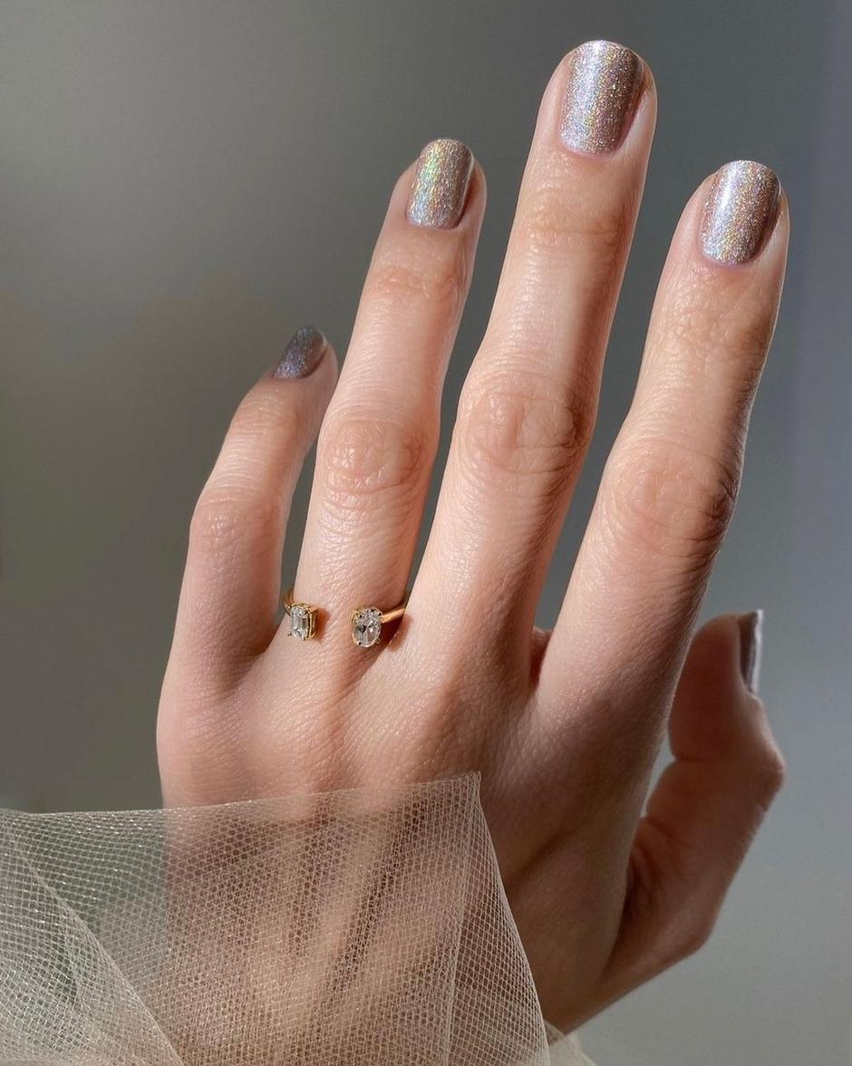 zimske boje lakova za nokte | Autor: Instagram @betina_goldstein