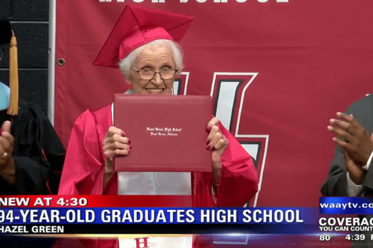 94-godišnjakinja je konačno završila srednju školu!
