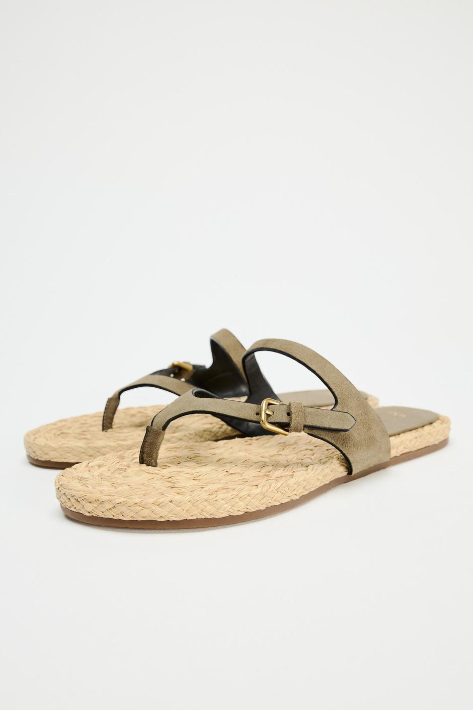 Foto: Zara, sandale u stilu japanki (45,95 eura) | Autor: 