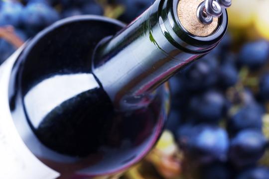 Trik kako otvoriti bocu vina