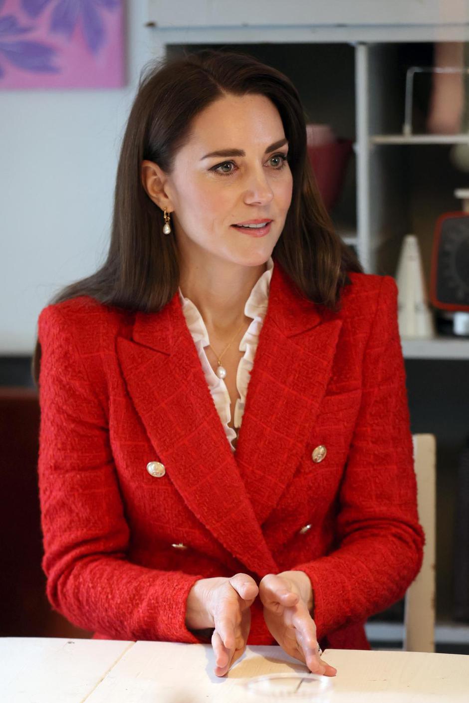 Kate Middleton u crvenom teksturiranom sakou | Autor: Pixsell/PA