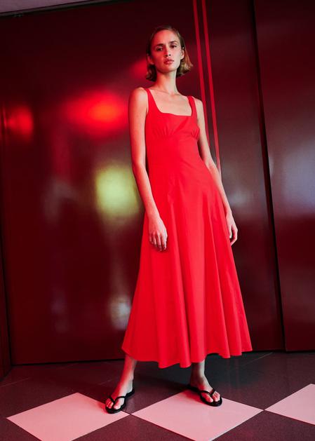 FOTO: Hailey Bieber x Mango kolekcija je stigla u prodaju. Evo najljepših komada