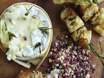 Pečeni camembert po receptu Jamiea Olivera