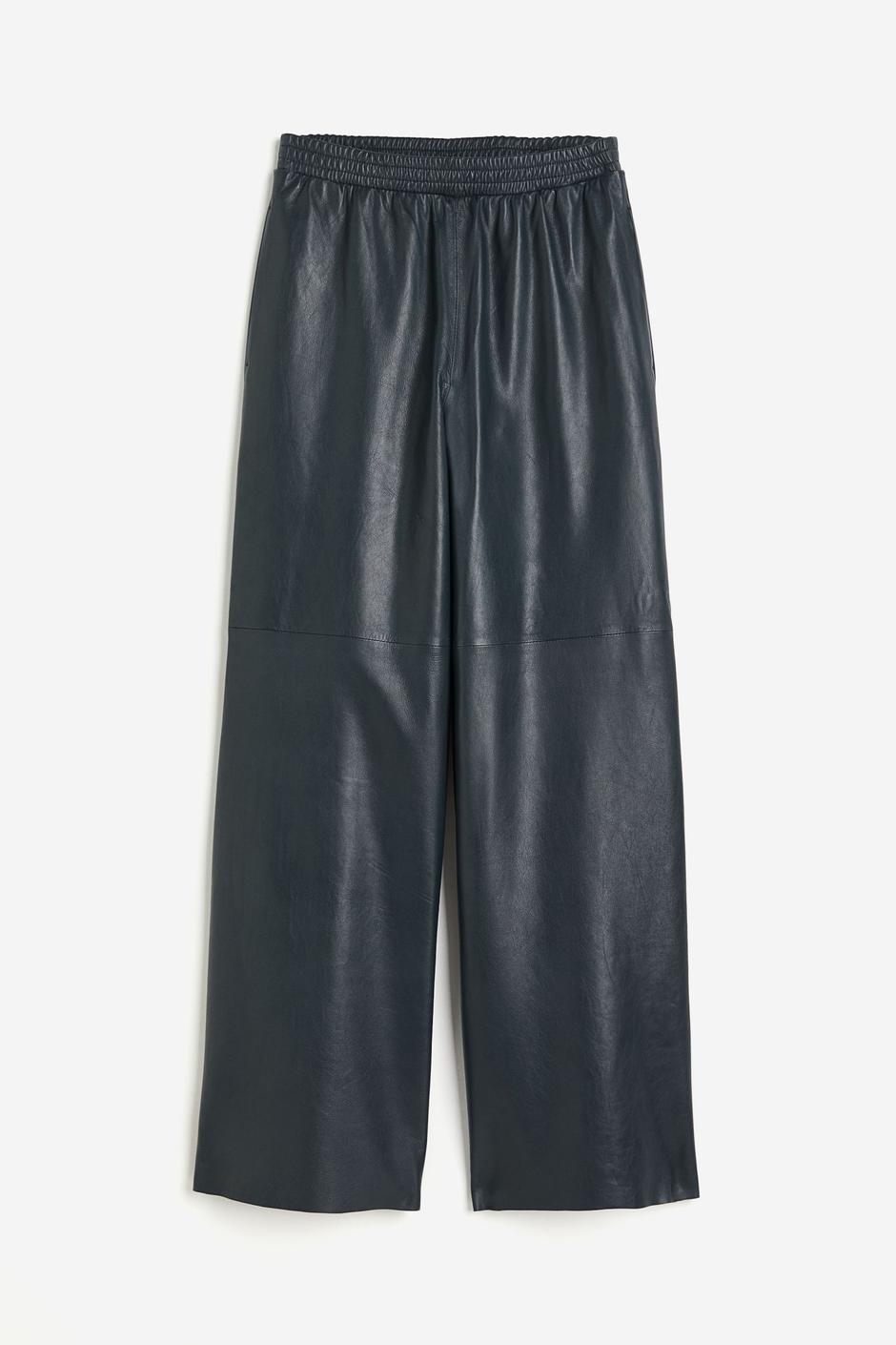 Foto: H&M, kožne hlače u plavoj boji (299 eura) | Autor: H&M