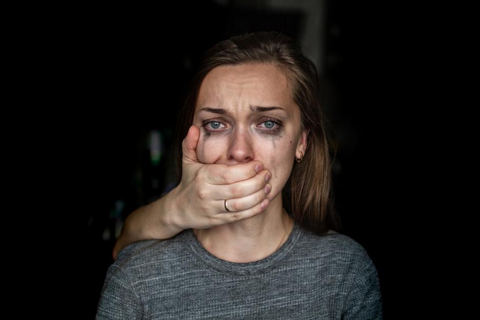 Nasilje nad ženama - osvetnička pornografija | Autor: Shutterstock