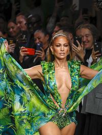 Foto: Pixsell/  Gil-Gonzalez Alain / ABACA , Jennifer Lopez na zatvaranju Versace revije