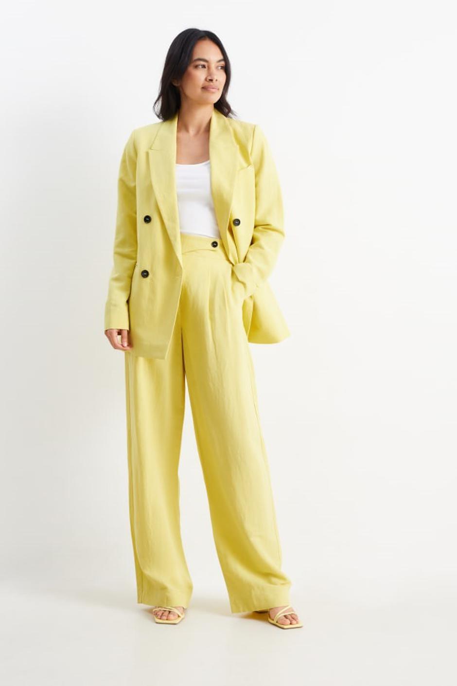 Foto: C&A, odijelo u žutoj boji | Autor: C&A