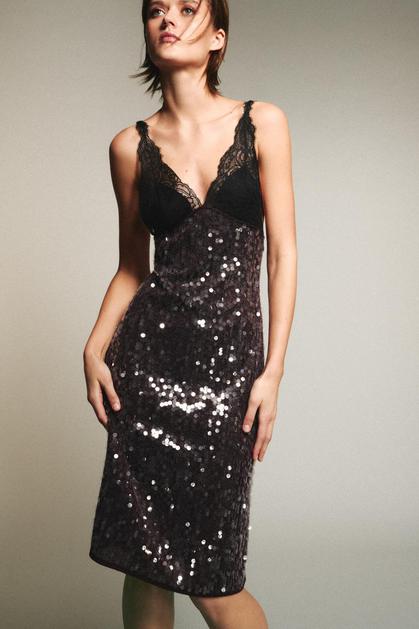 FOTO: Ako još nemaš haljinu sa šljokicama, sada je krajnji tren da ju kupiš. Suzili smo izbor na 16 wow modela