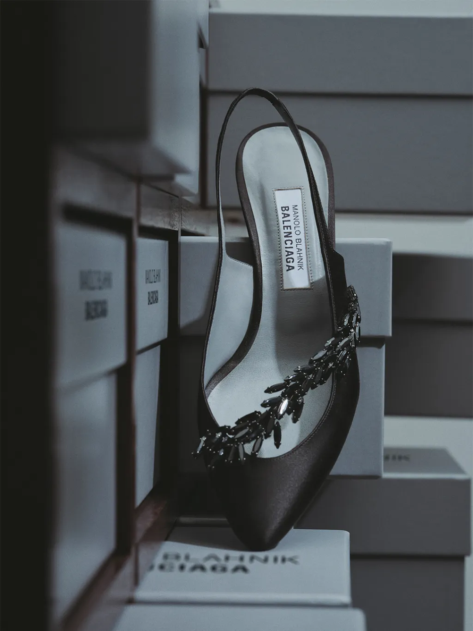  | Autor: Balenciaga x Manolo Blahnik