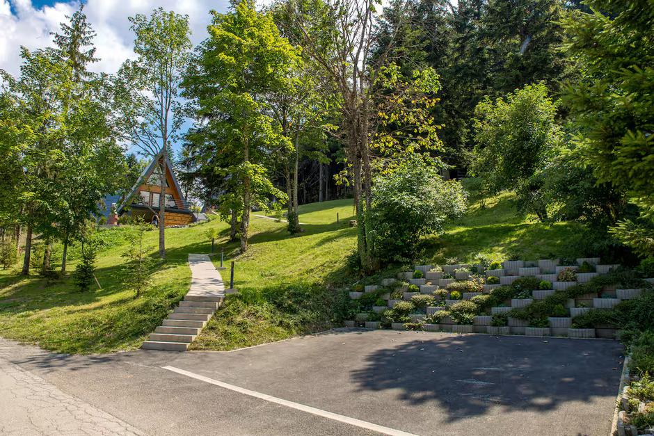  | Autor: Airbnb/Gorska bajka – Holiday Home & SPA Tisa