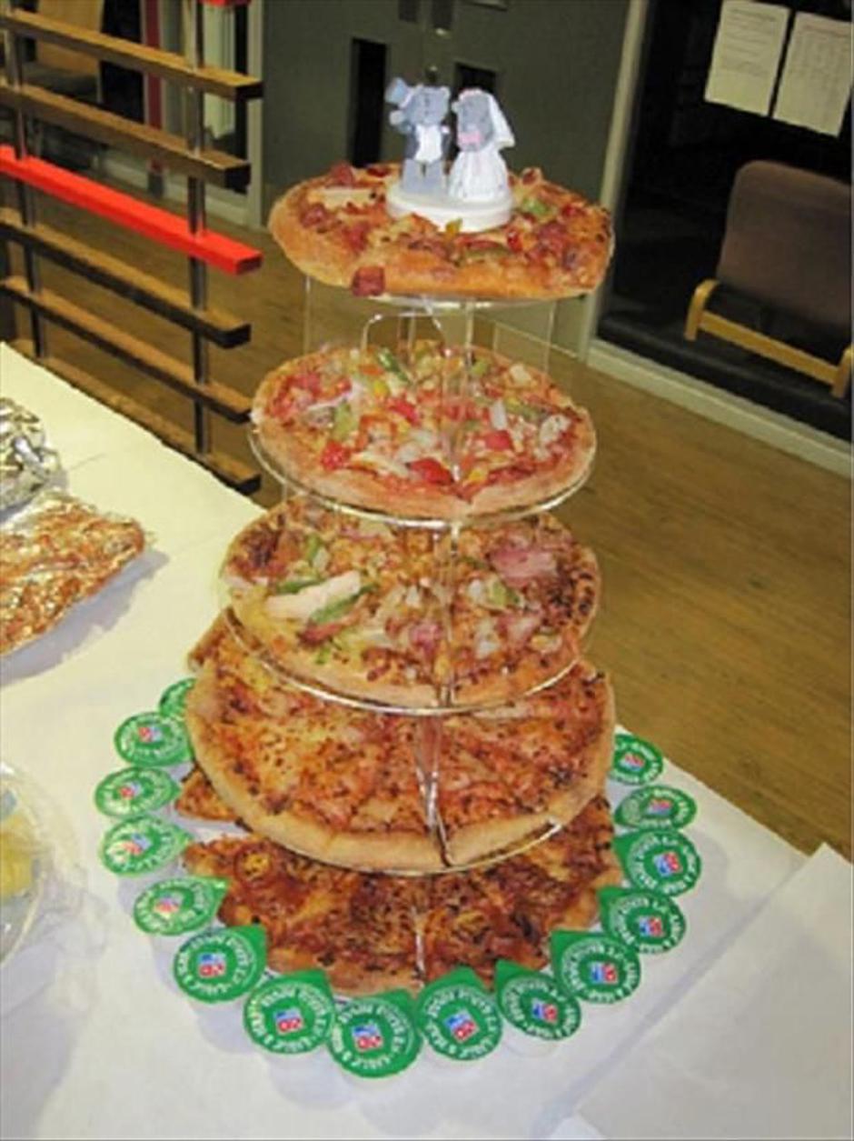 'Pizza' svadbena torta | Autor: Pinterest