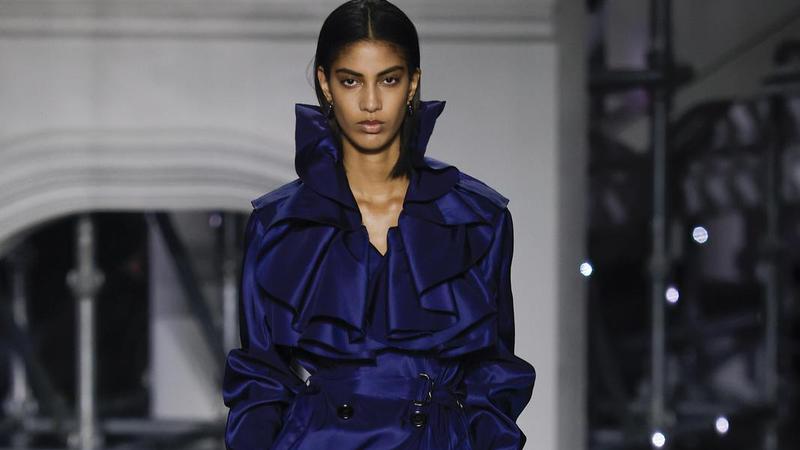 Burberry zatvorio London fashion week u znaku ve&ccaron;ernje elegancije: Baloner je dobio tonove no&cacute;i