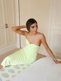 haljina bez naramenica