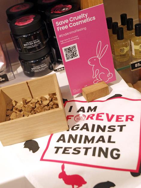 U društvu poznatih i njihovih ljubimaca, The Body Shop poslao jasnu poruku - Zauvijek protiv testiranja na životinjama!