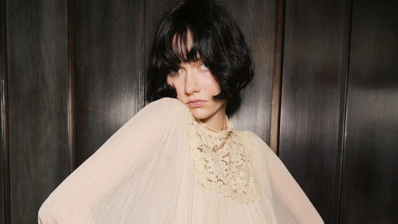 FOTO: U svakom ormaru ima mjesta za jo&scaron; jednu lijepu bluzu. Biramo izme&dstrok;u ovih 15 iz high streeta