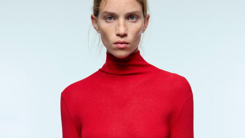 Osim boje i kroja, kod ove minice s mašnom nam se sviđa i raspon veličina. Kreće se od 32 do 50