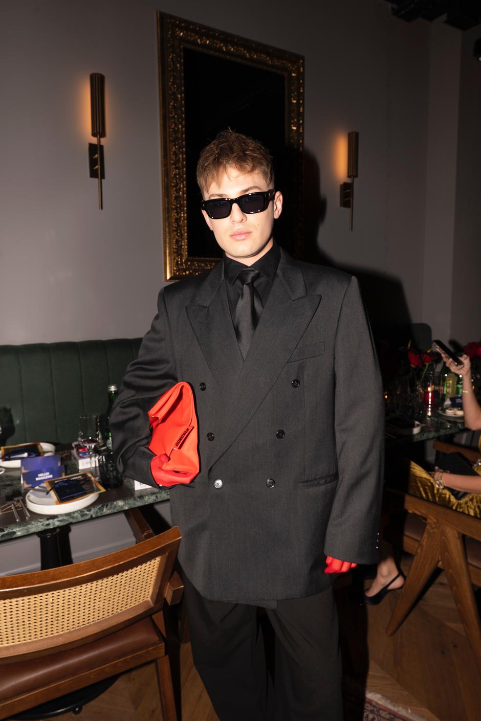  | Autor: Bojan Zibar/John Pavlish