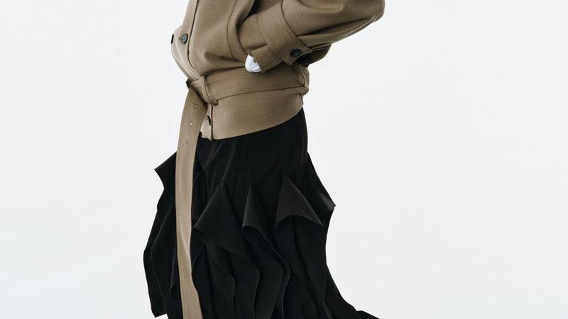 Je li to Zara &scaron;tedi ili je dizajn u pitanju? Ova suknja kao da je napravljena od ostataka tekstila, ali odli&ccaron;na je!