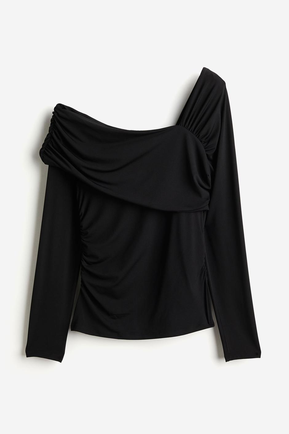 Foto: H&M, asimetrični crni top, 20,99 eura | Autor: H&M
