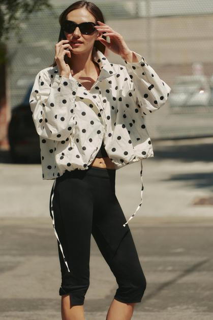 FOTO: Točkaste jakne su najveći hit ovog proljeća. Evo najljepših modela od high streeta do high enda