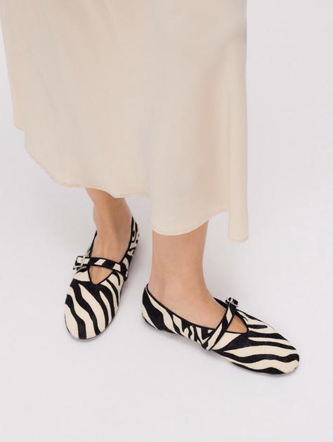 FOTO Mrežaste, zlatne, sa zakovicama, od rafije, u Mary Jane stilu...Reserved balerinke su na sniženju