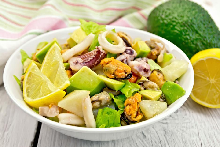 Tko ima vremena za nakuhavanje? Ove 4 brze i fine salate nude pravo osvježenje prilikom ljetnih vrućina | Autor: shutterstock