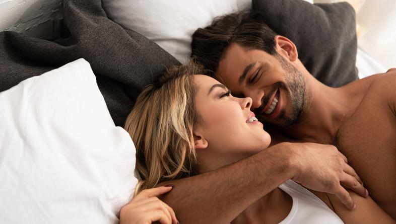 U ljubavni krevetu zagrljaj Muškarci otkrili: