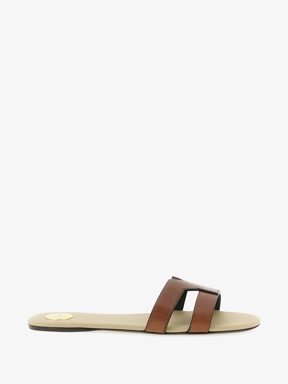  | Autor: Saint Laurent