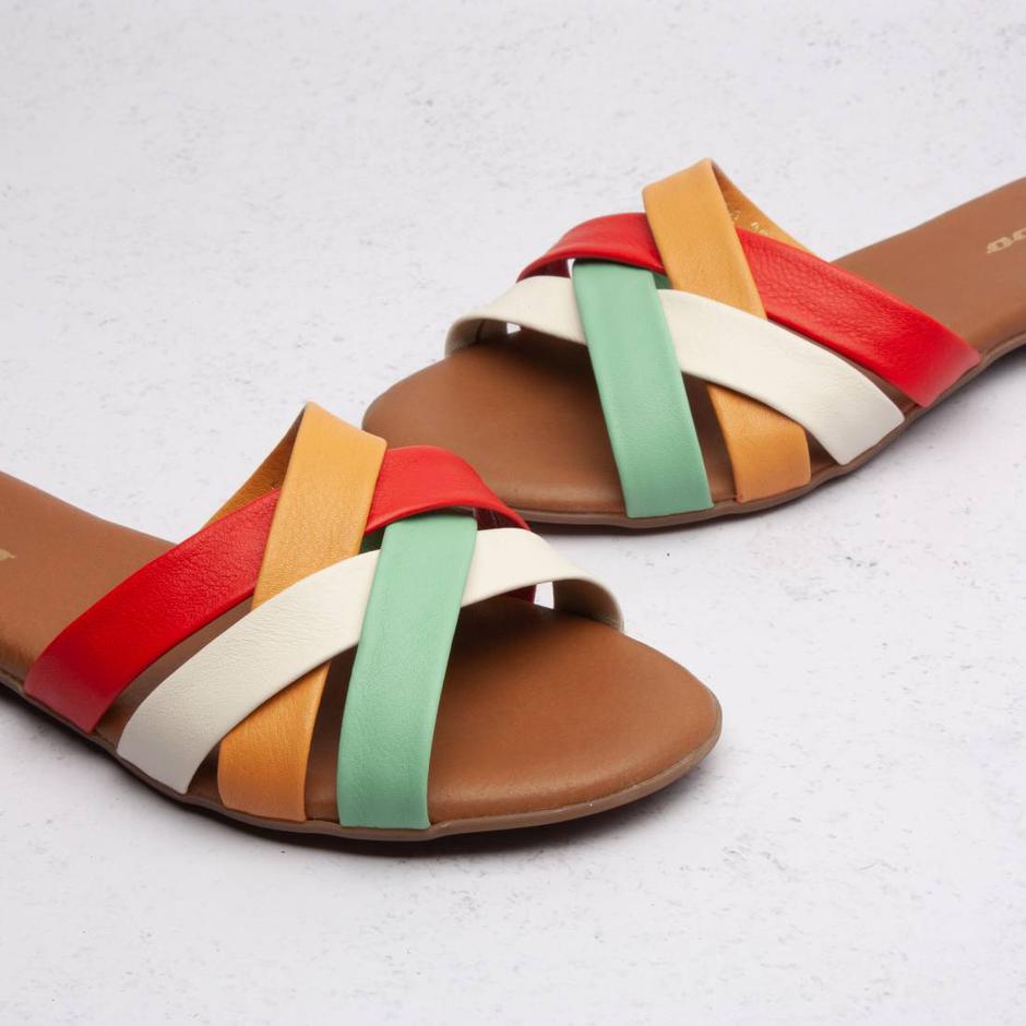 Foto: Borovo, sandale u boji | Autor: Borovo