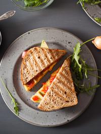Grilled cheese - topli sendvič