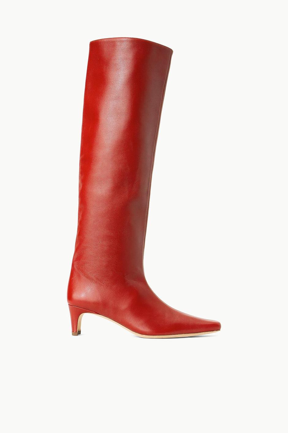 crvene čizme | Autor: Staud