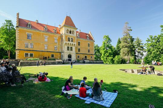 Vinski piknik kod dvorca Maruševec