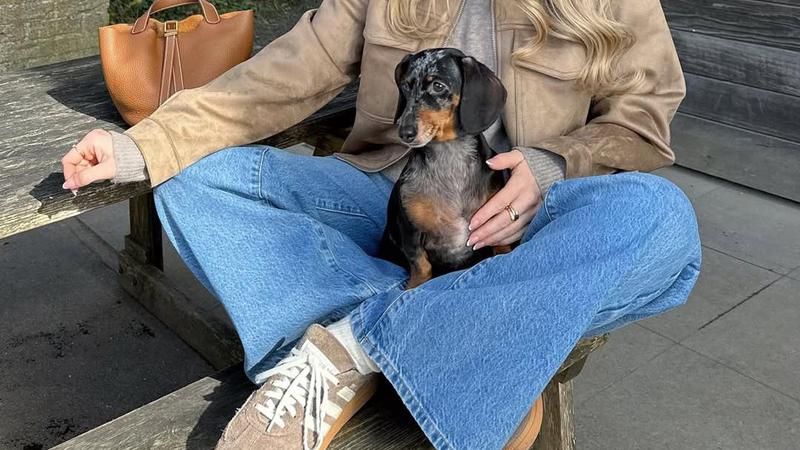 &Scaron;iroke hla&ccaron;e i dalje su najja&ccaron;i trend, a najbolje izgledaju uz ovih 8 modela cipela