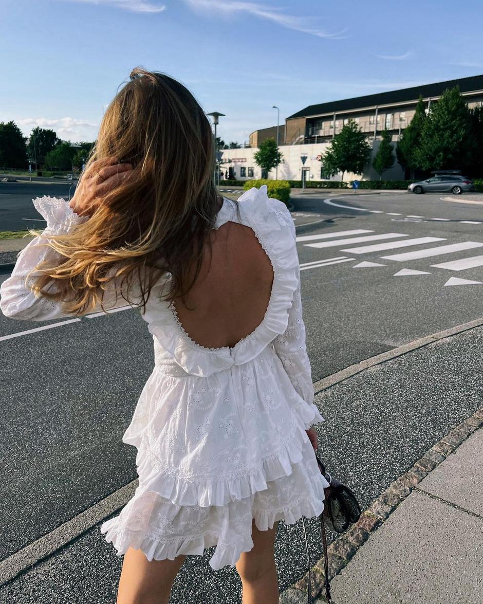 bijela haljina | Autor: Instagram @lenakorsakk