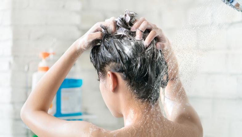 Trik za brzo pranje kose