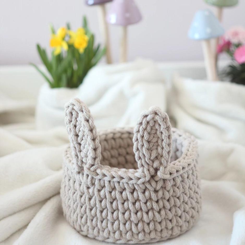 Foto: Instagram @marie_theres_crochet, bež zečić košara | Autor: Instagram @marie_theres_crochet